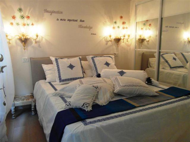 Charming Corner Abode With Castle Views Apartment Nisa Exterior foto